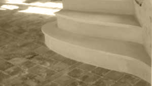 escalier en pierre en voute sarazine dans l'Indre